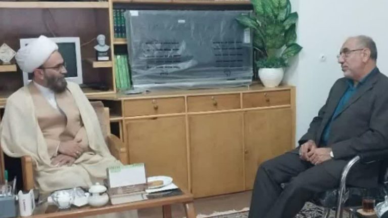 دیدار مدیرعامل منطقه ویژه اقتصادی سرخس با امام‌جمعه شهرستان